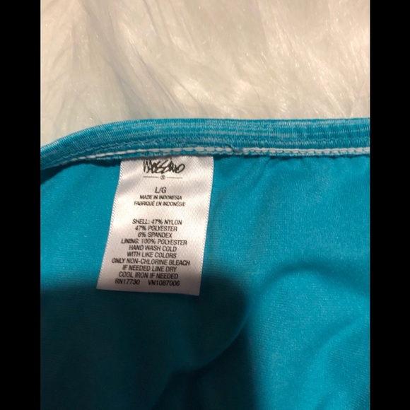 Mossimo - Picture 3 of 3